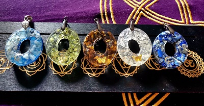 Pendentif minéraux